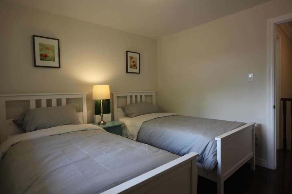 多伦多邓肯公园民宿 Toronto Duncan Park Guesthouse מראה חיצוני תמונה
